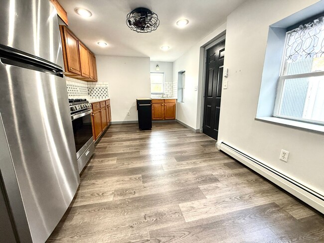 Building Photo - 24 McDonald St