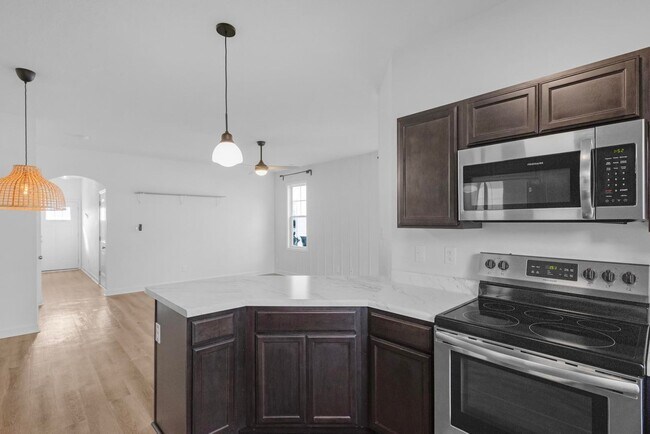 Building Photo - 502 Shallotte Ln