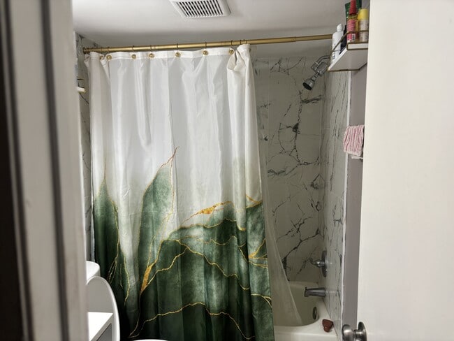 Building Photo - 1950 Paine Ave