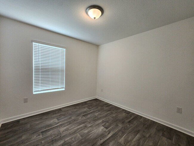 Building Photo - New 3/2 with fenced yard in Foley