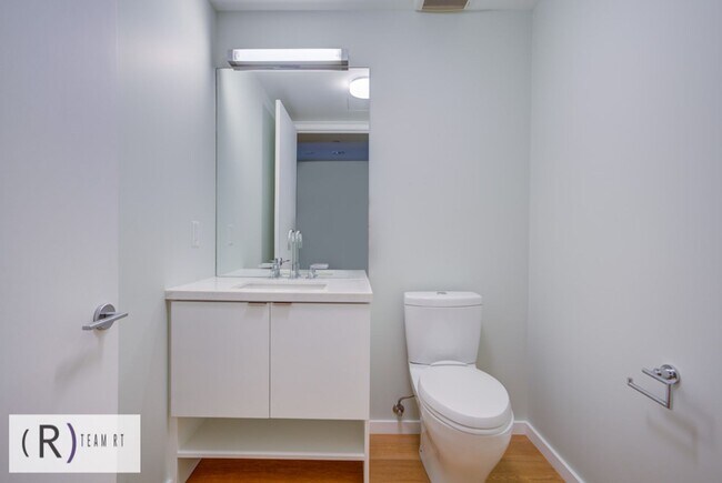 Building Photo - Oceanview Luxurious Chic Condo for High Quality Lifestyle