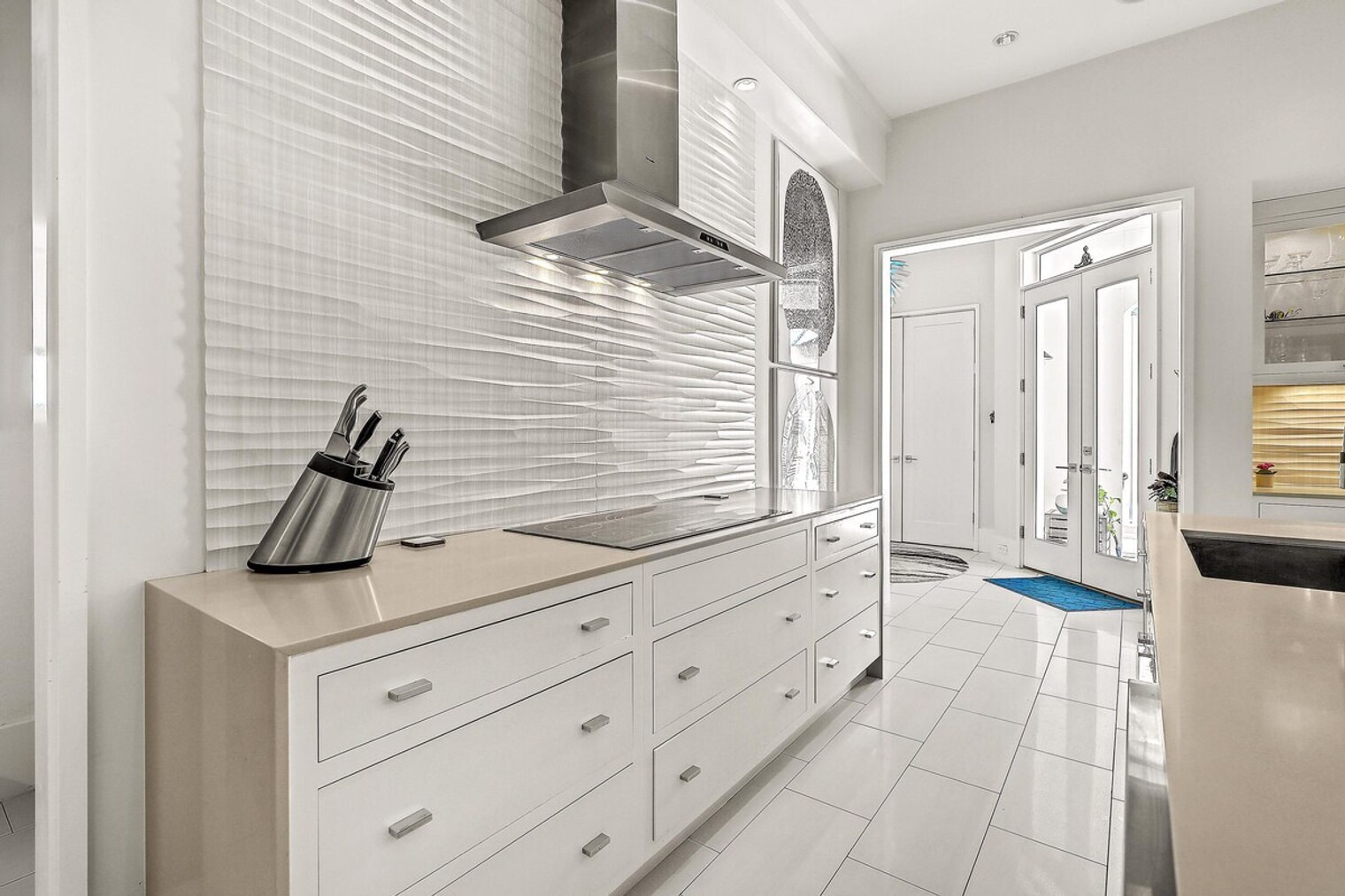 Building Photo - 310 Rivers St