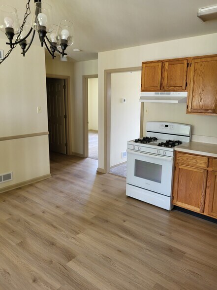 Building Photo - 411 E Montgomery Ave