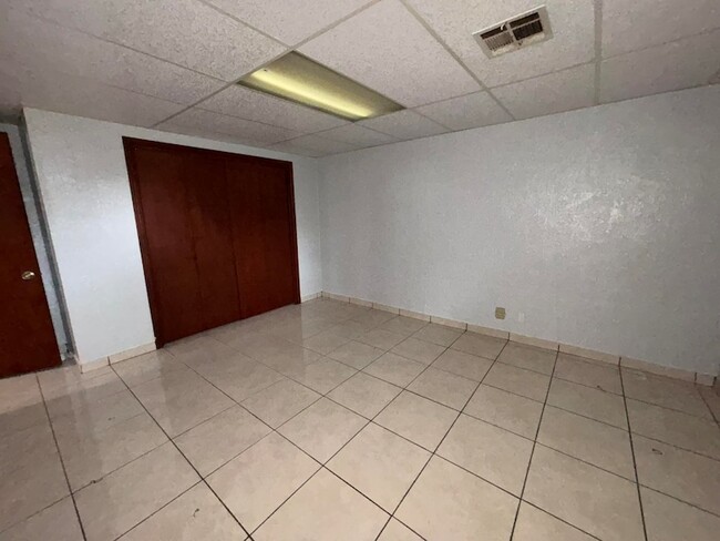 Building Photo - 1417 Matthew Dr