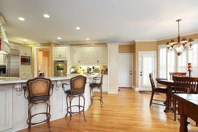 Building Photo - 200 Azalea Cove Ln