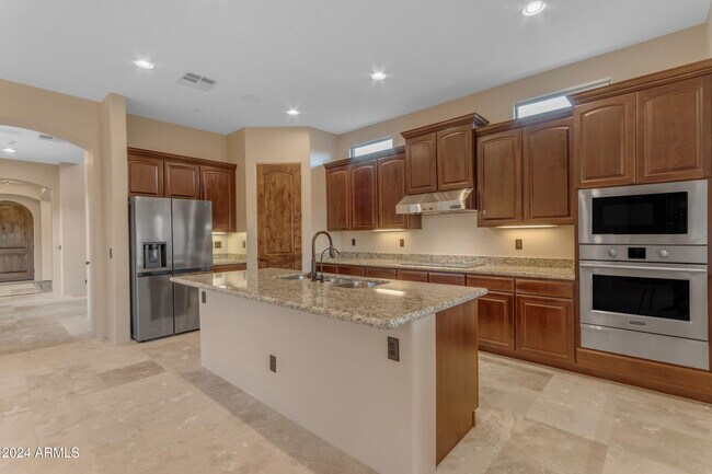 Building Photo - 2322 E Samantha Way