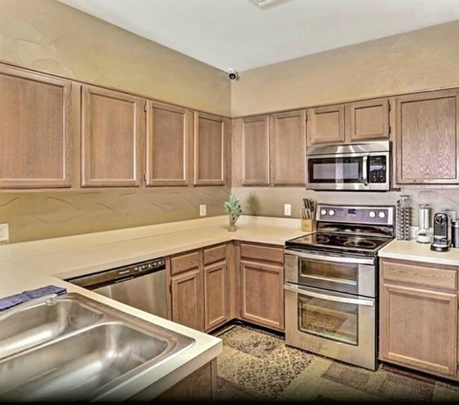 Building Photo - 209 Piccadilly Cir