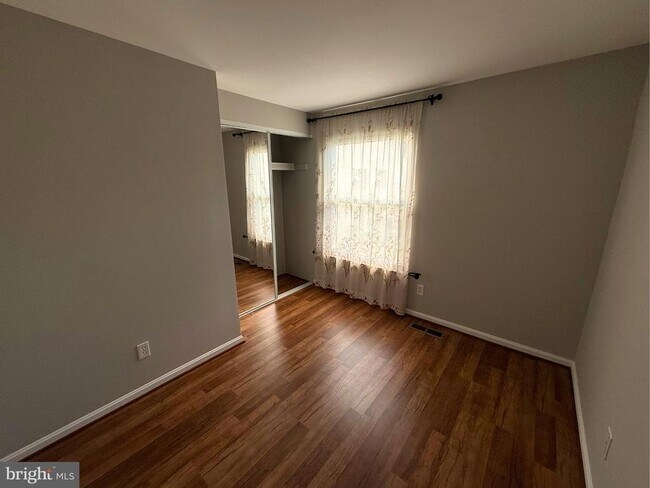 Building Photo - 5 Coliston Rd