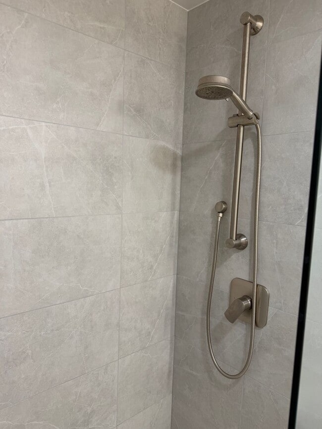 Building Photo - Beautiful 4 bedroom, 3 bathroom home in Eugene! MOVE IN SPECIAL!