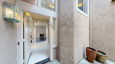 Building Photo - 7254 Shoreline Dr