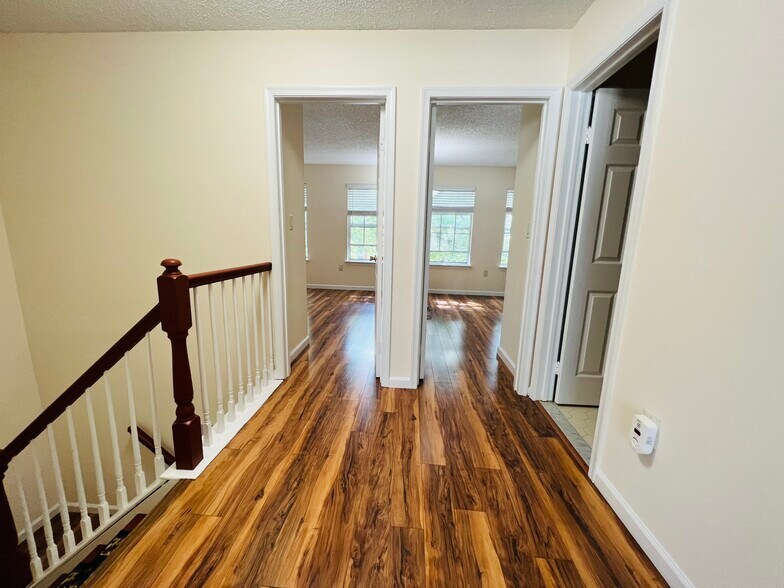 Hallway - 25 Balboa Ln