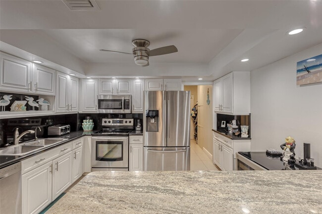 Building Photo - 3900 Galt Ocean Dr