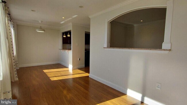 Building Photo - 10201 Grosvenor Pl