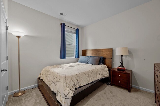 Building Photo - Home in Surf City