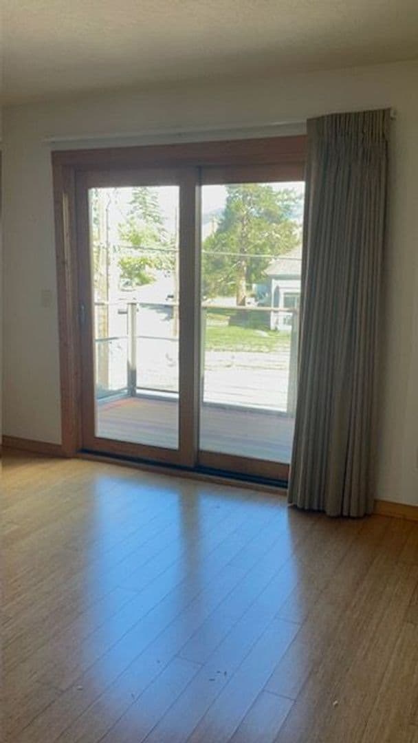 Building Photo - Modern two bedroom Condo Downtown