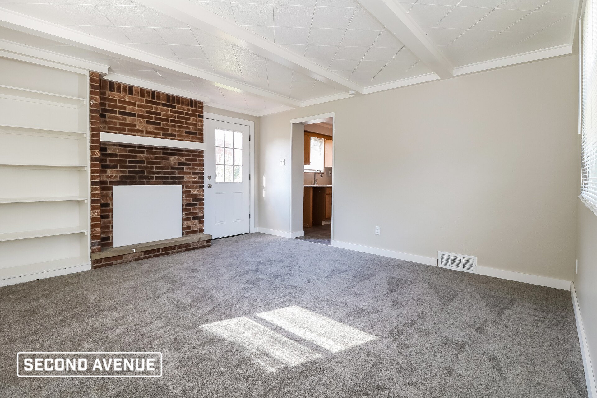 Building Photo - 701 Crestview Dr