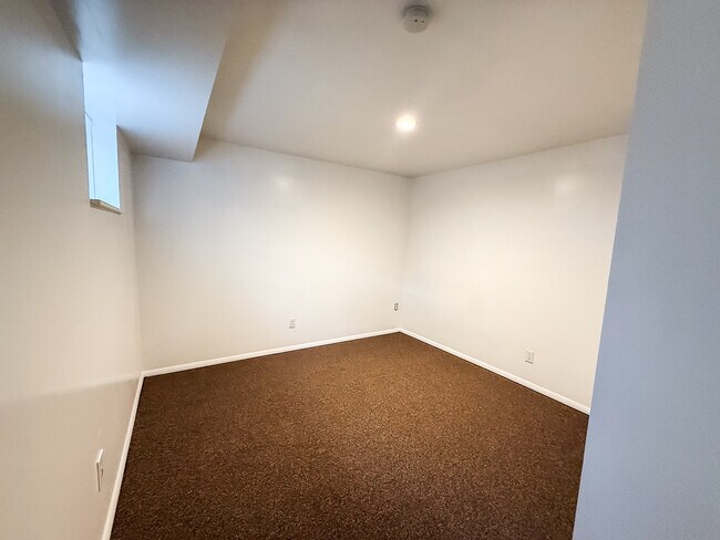 Building Photo - 1038 Cedar Ridge Rd