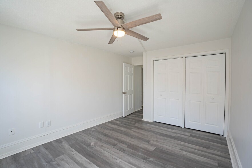 Building Photo - 120 Perry St