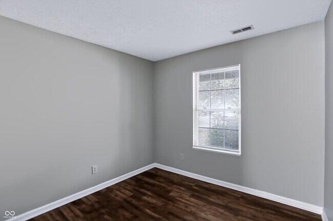 Building Photo - 5439 Lake Boggs St