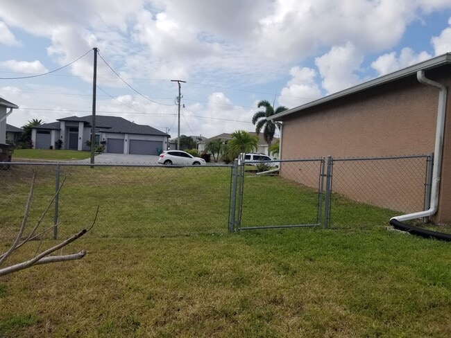 Building Photo - 2321 SW 19th St