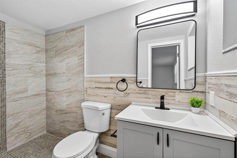 Building Photo - 6841 Tierra Linda St