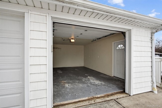 Building Photo - 297 Fairfield Ave