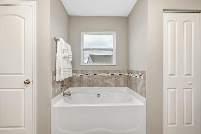 Building Photo - 7576 Bullseye Dr