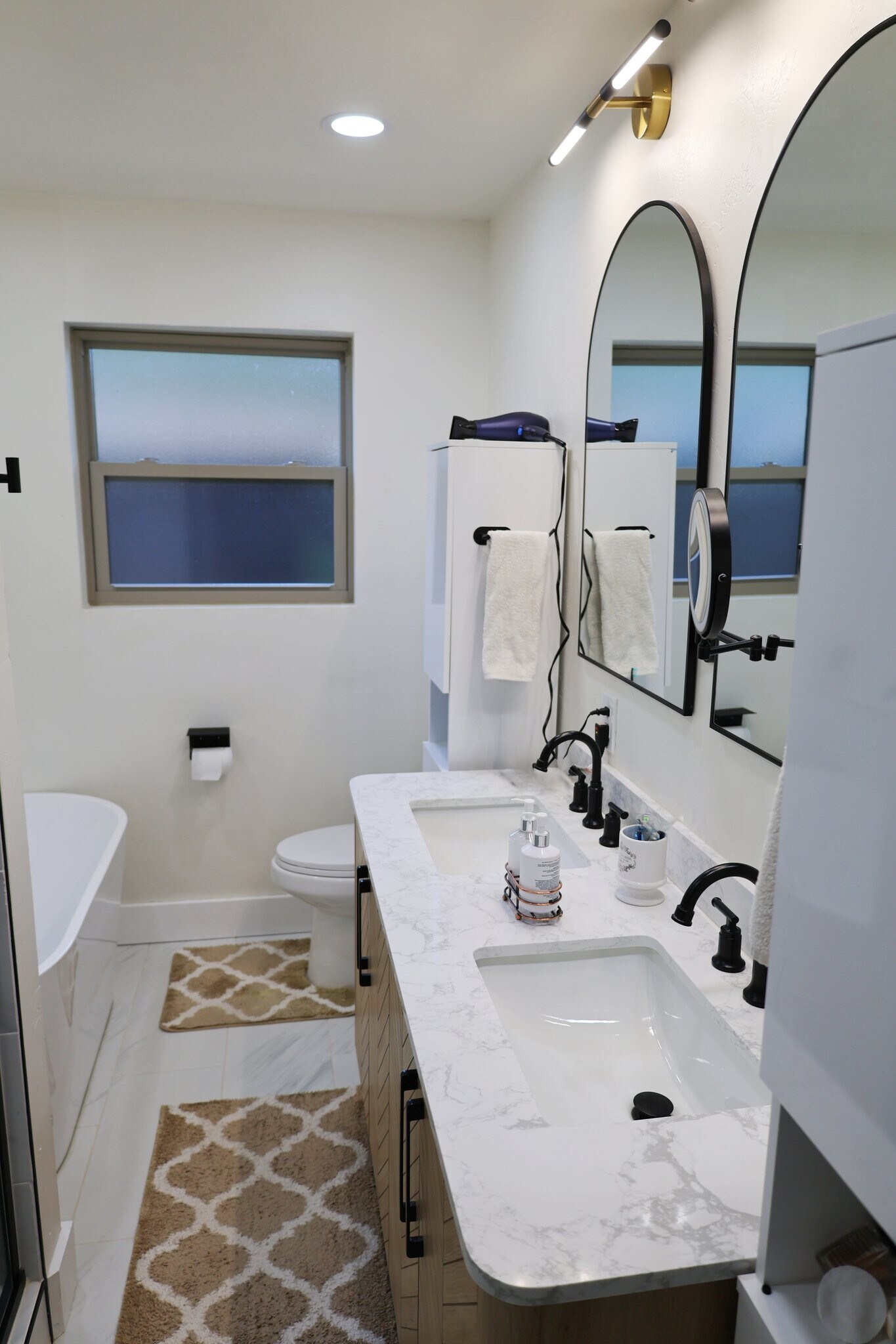 Building Photo - 8413 Tiffany Dr