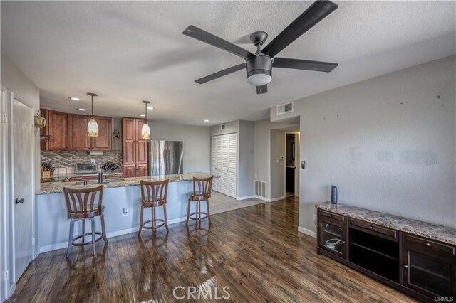 Building Photo - 25031 Peachland Ave