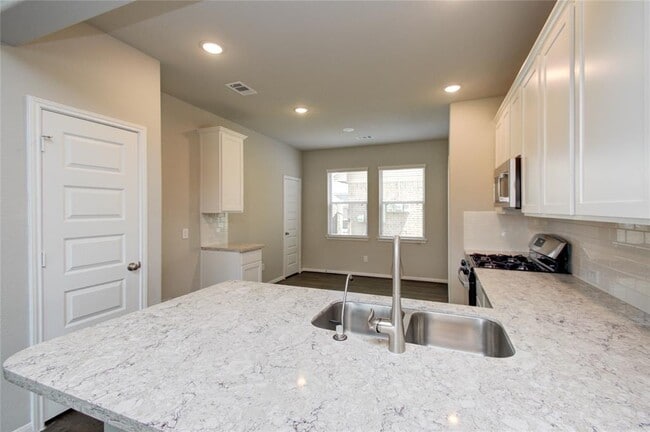 Building Photo - 8411 Baywatch Cir