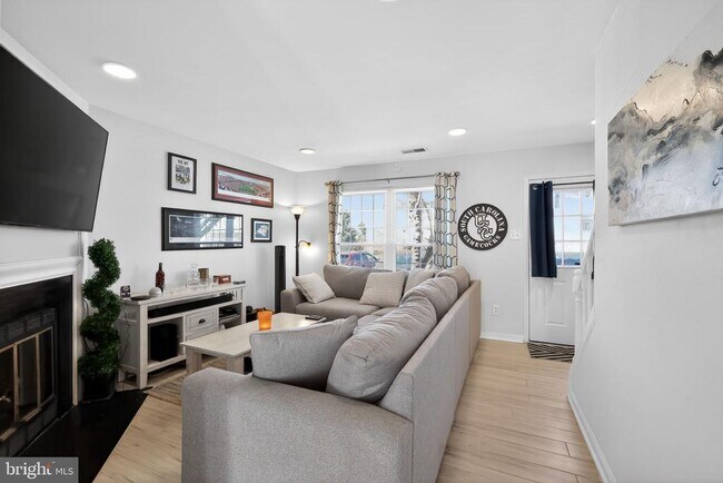 Building Photo - 6118 Bristol Way