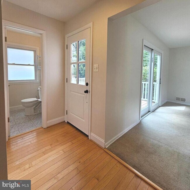 Building Photo - 8533 Pepperdine Dr
