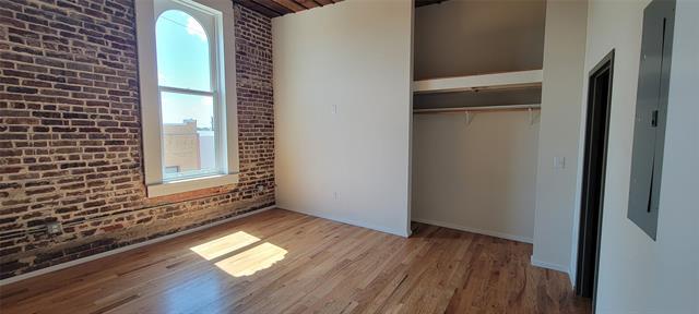 Building Photo - 201 E Chambers St