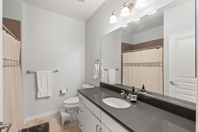 Building Photo - Modern Comfort Meets Mountain Convenience in This Littleton Home!!