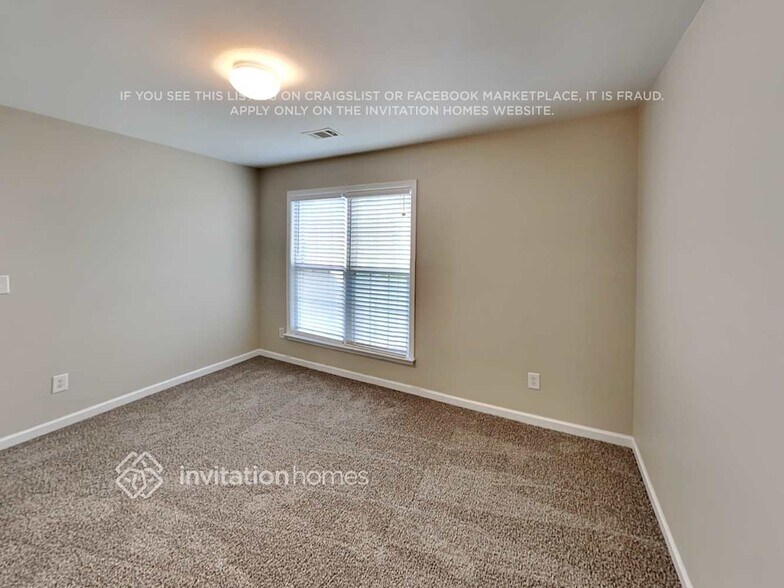 Building Photo - 320 Balaban Cir