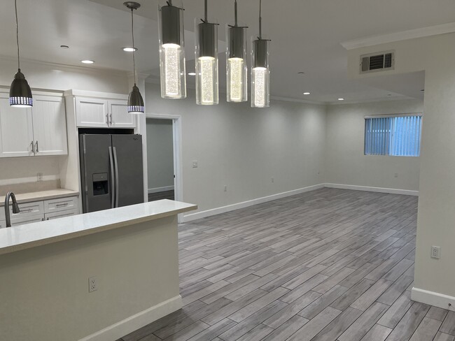 Building Photo - 14915 Roscoe Blvd