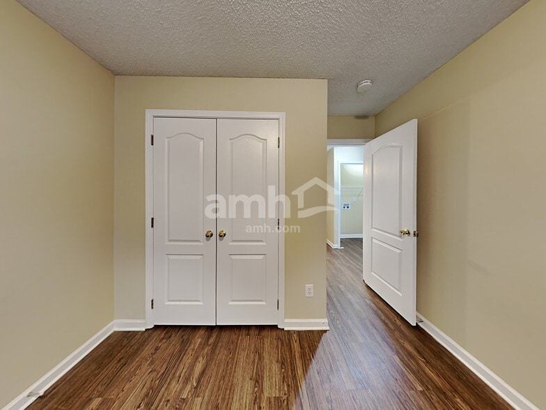 Building Photo - 5405 Orchard Pond Dr