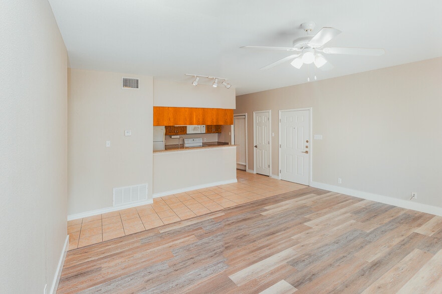 Building Photo - 113 D L Vest