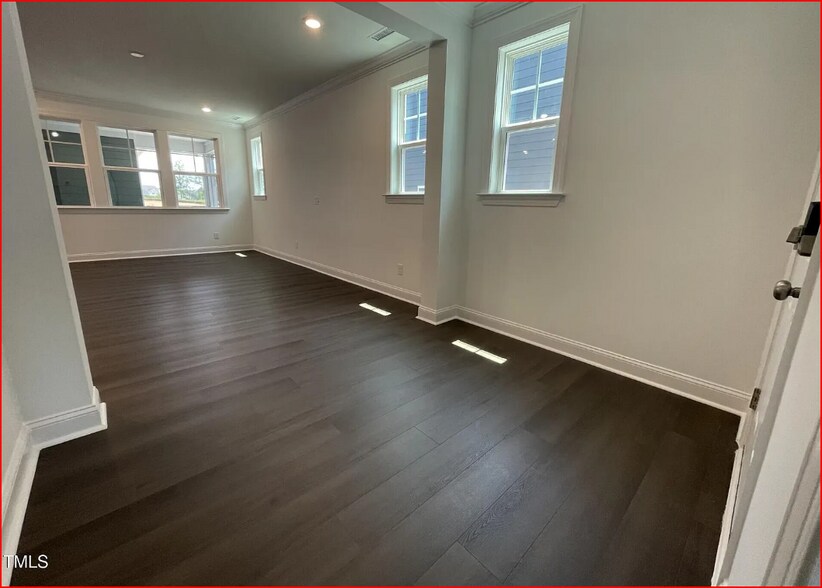 Building Photo - Room in House on Goldfinch Perch Ln
