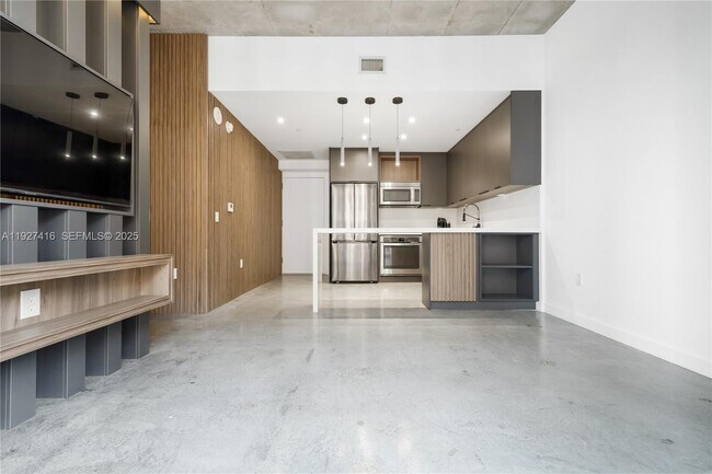 Building Photo - 151 SE 1st St