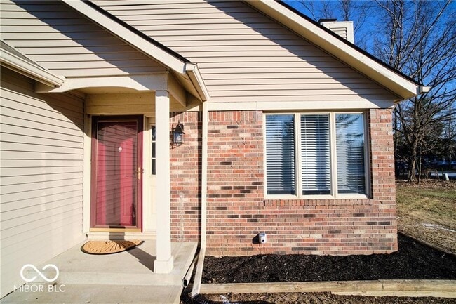 Building Photo - 802 Westridge N Dr