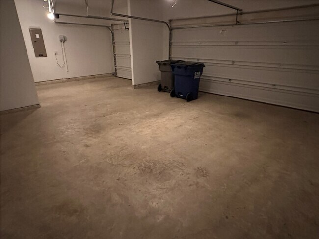 Building Photo - 768 Hawthorn St