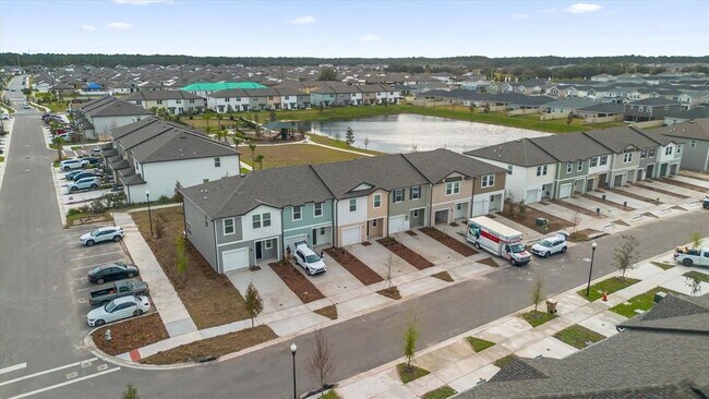 Building Photo - 5942 Chestnut Grv Pl