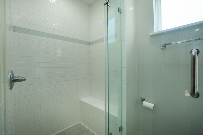 Building Photo - 2214 Holly Knoll St