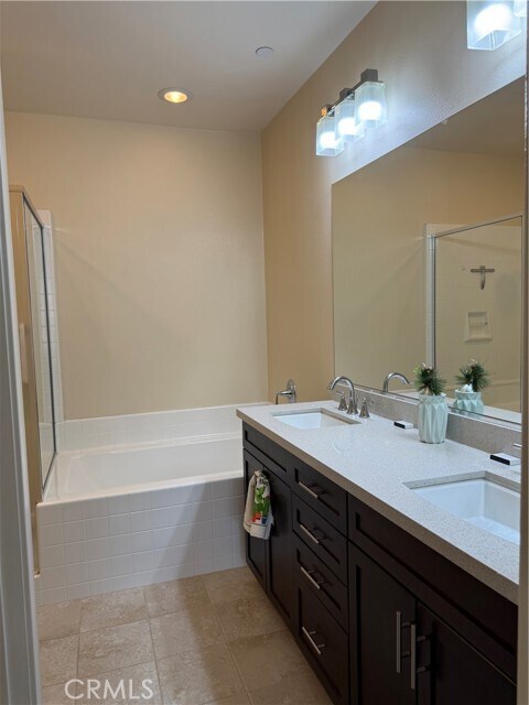 Building Photo - 717 S Azusa Ave