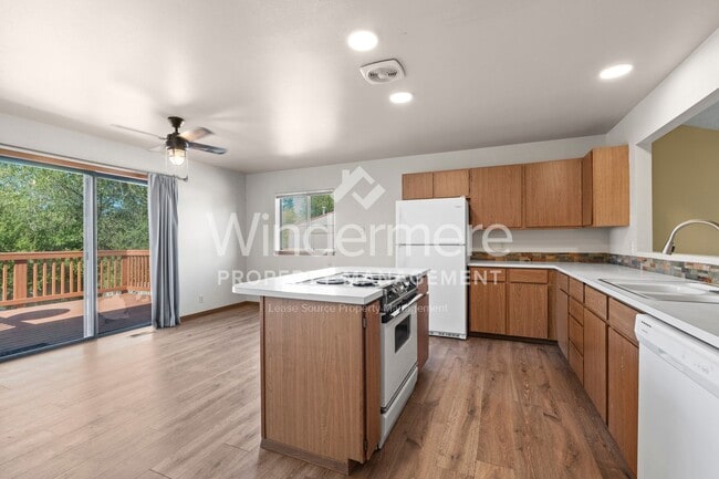 Building Photo - 506-508 S Skipworth Ct