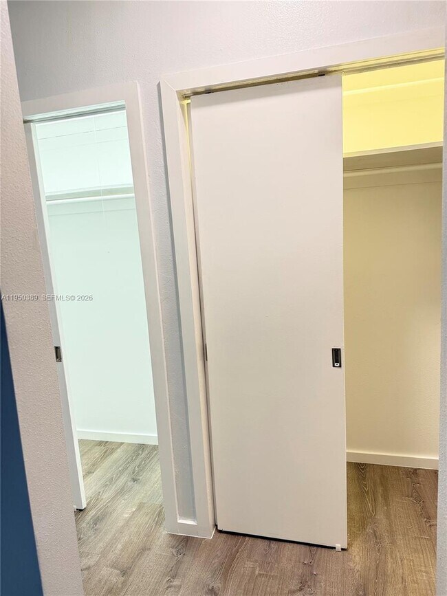 Building Photo - 145 S Shore Dr