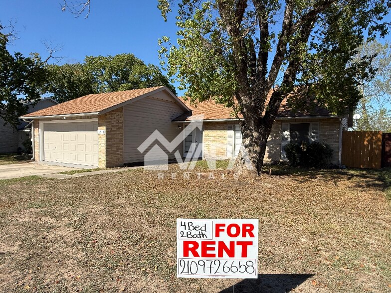 Primary Photo - 5911 Autumn Lake