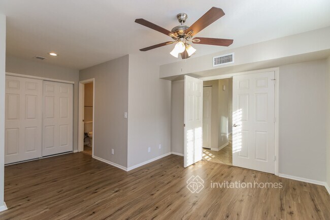 Building Photo - 1811 S 39th St