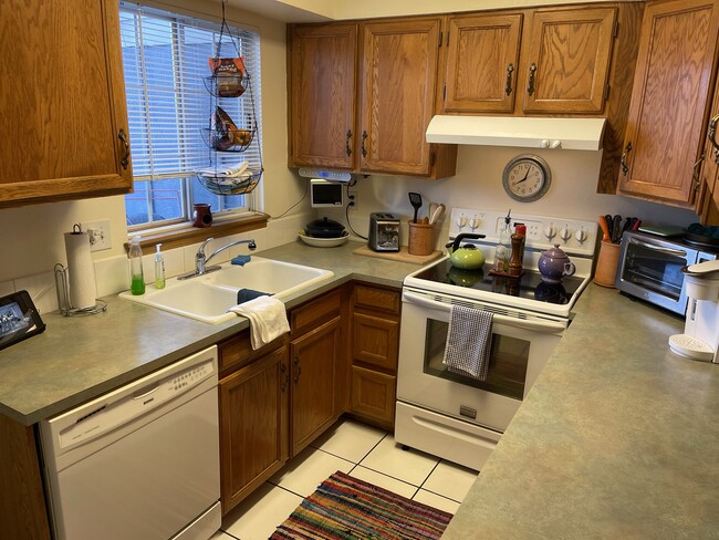 Kitchen - 8185 S Fillmore Cir